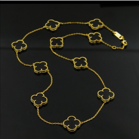 Jewelry - Clover statement necklace